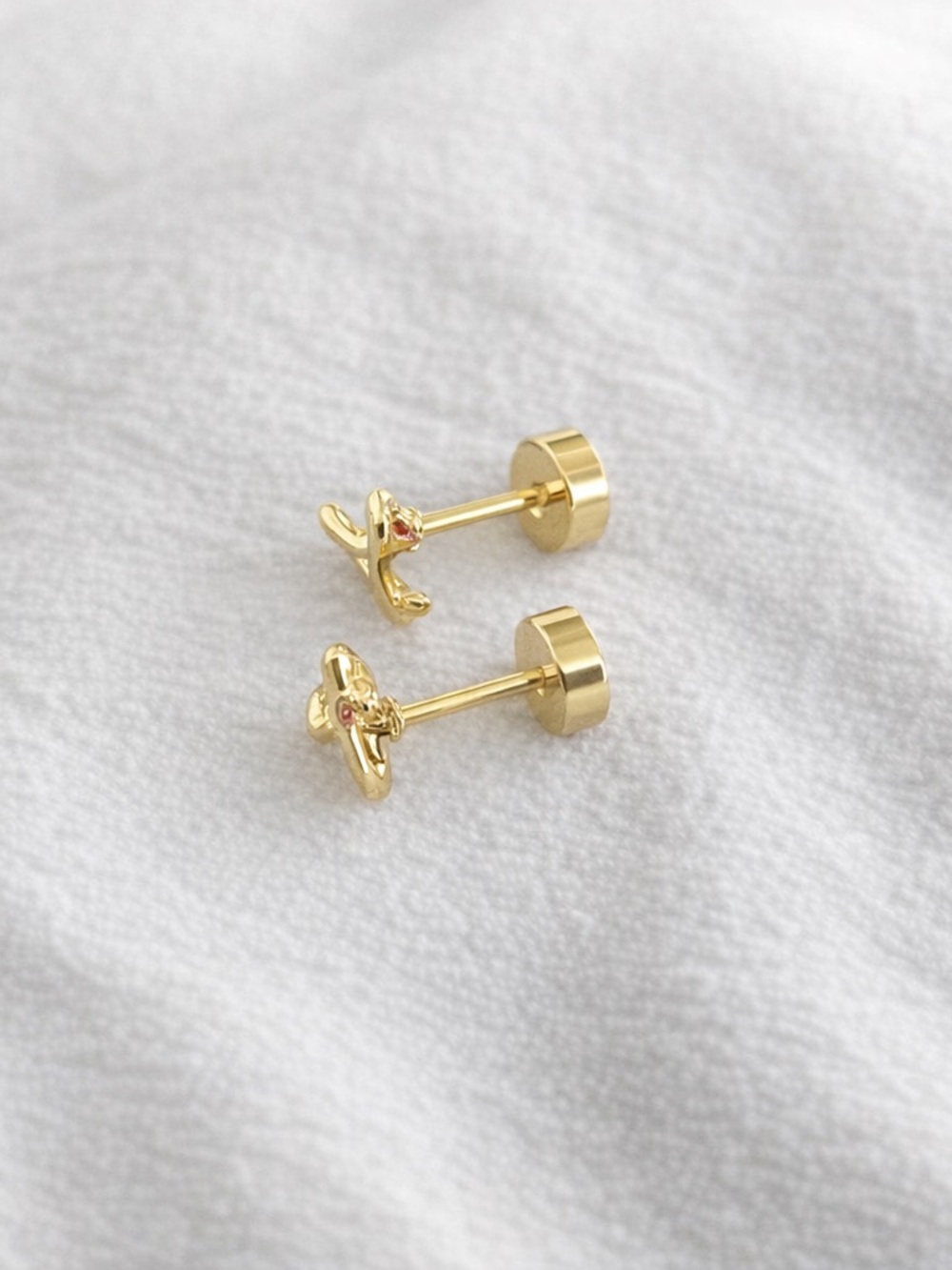 14k Gold plated stainless steel heart screw back earrings - Picture 4 of 4